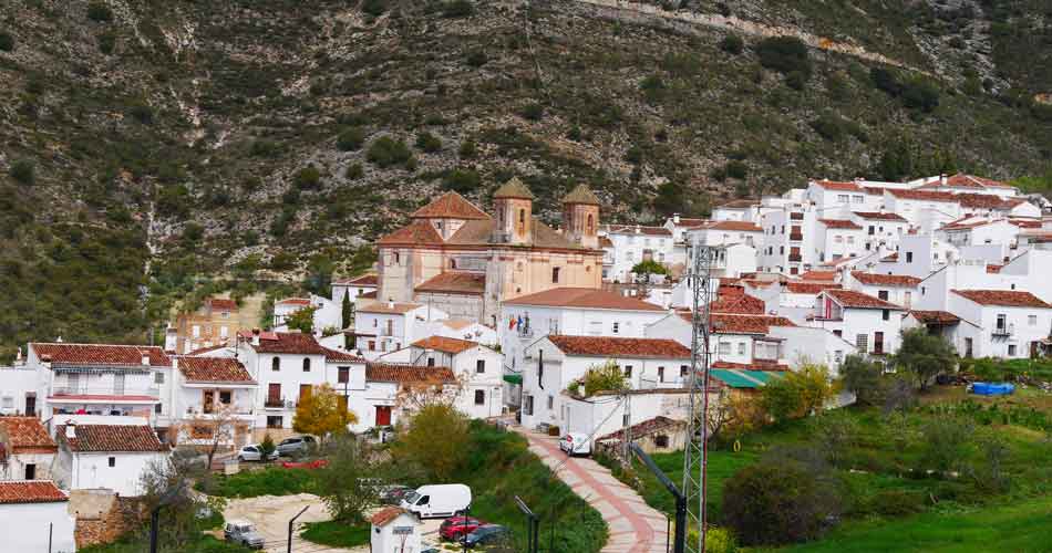 La “catedral de la Serranía”: historia y arte en el corazón de Alpandeire