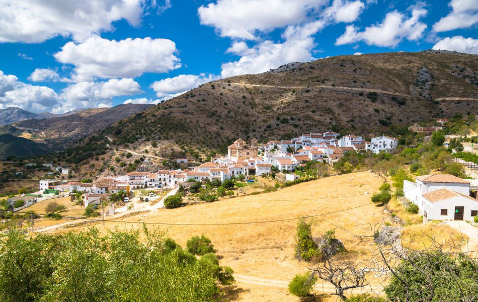 Alpandeire: el pueblo que vio nacer la humildad